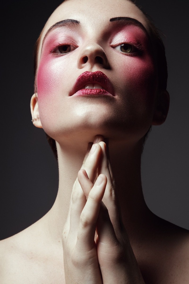 Model wears rouge hues. Photo: Jeff Tse