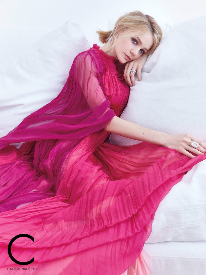 Carey Mulligan wears Gucci gown, Marco Bicego earrings and ring with John Hardy ring