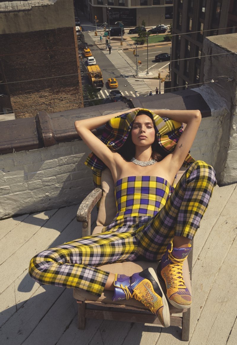 Charlee Fraser Embraces Plaid Prints for S Moda